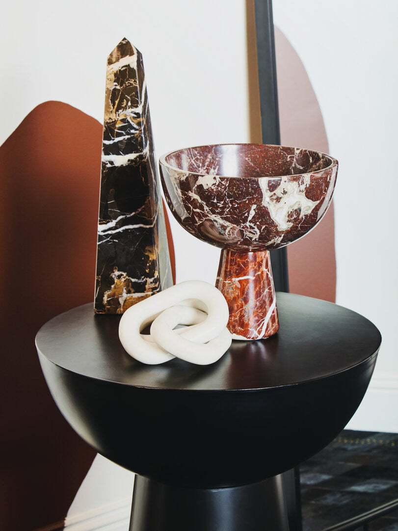 Salmo Large Black Marble Obelisk - Lifestyle