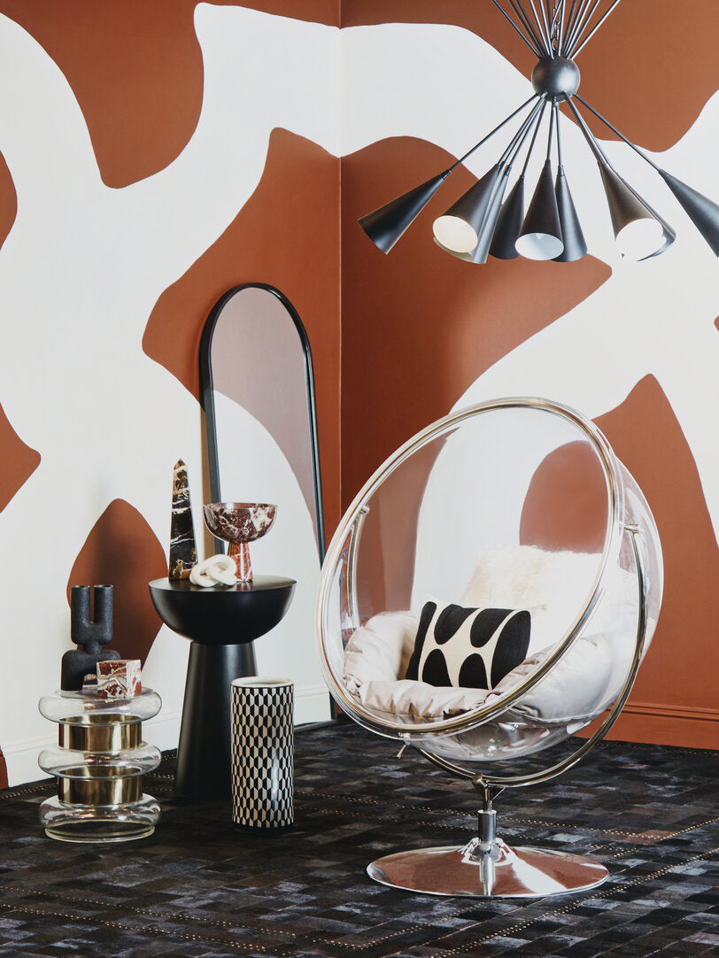 Salmo Large Red Marble Pedestal Bowl - Lifestyle