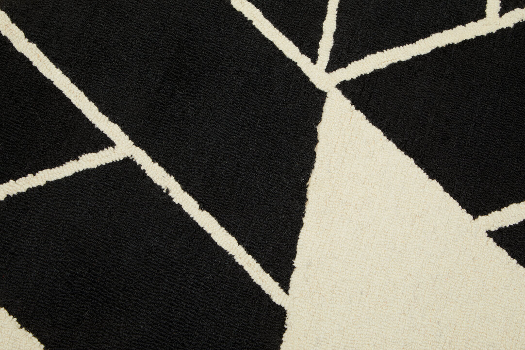 Bosie Milana Small Black and White Geometric Rug - Macro