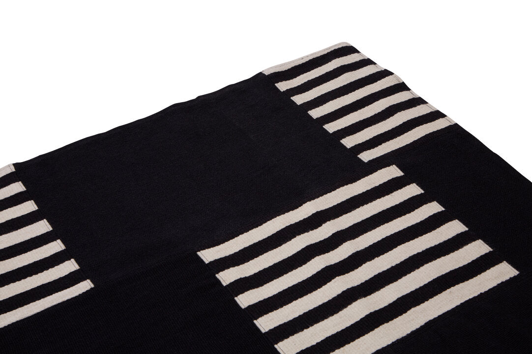 Bosie Black And White Rug - Macro