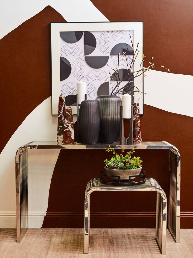 Salmo Large Red Marble Obelisk - Lifestyle