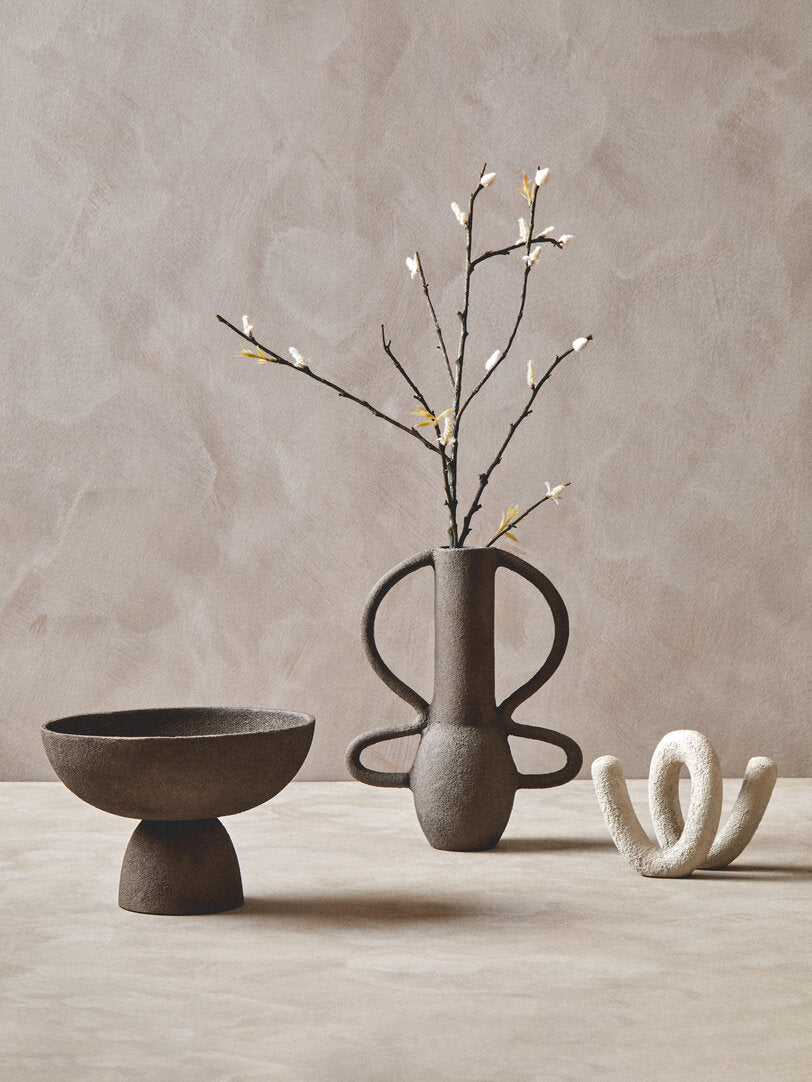 Dunas Small Textured White Loop Sculpture - Lifestyle