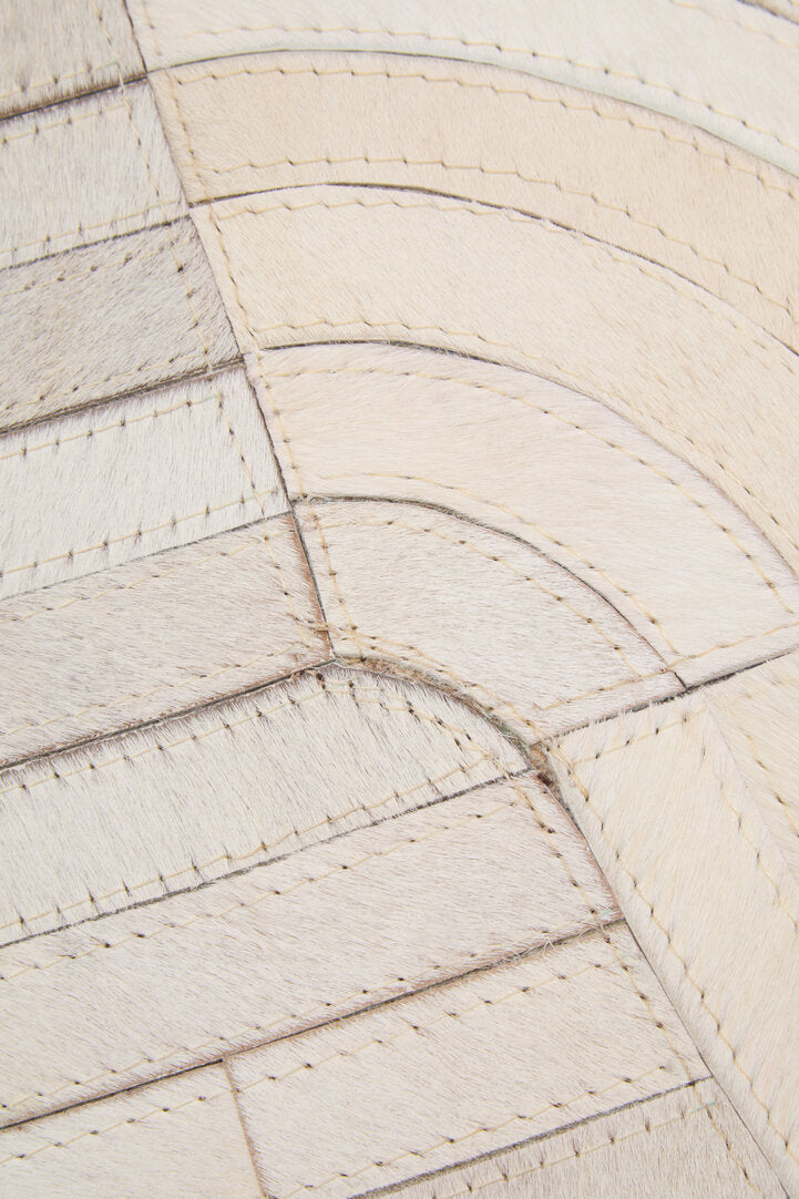Bosie Safira Large Natural Hair On Leather Rug - Macro