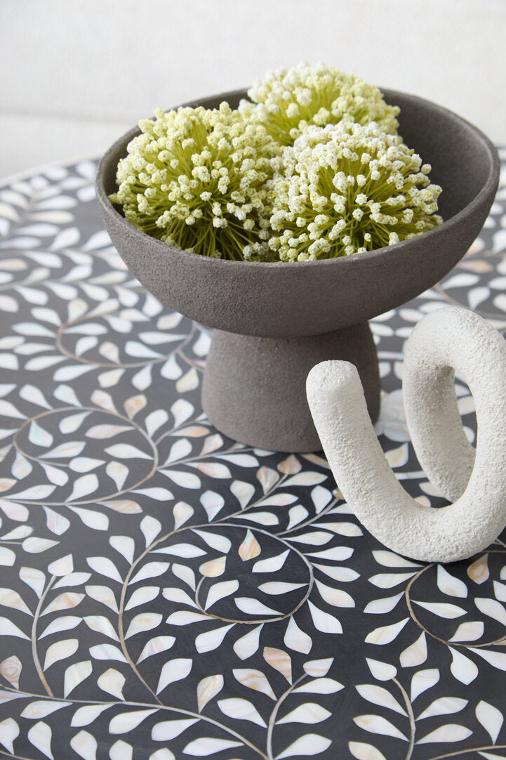 Dunas Small Textured White Loop Sculpture - Lifestyle