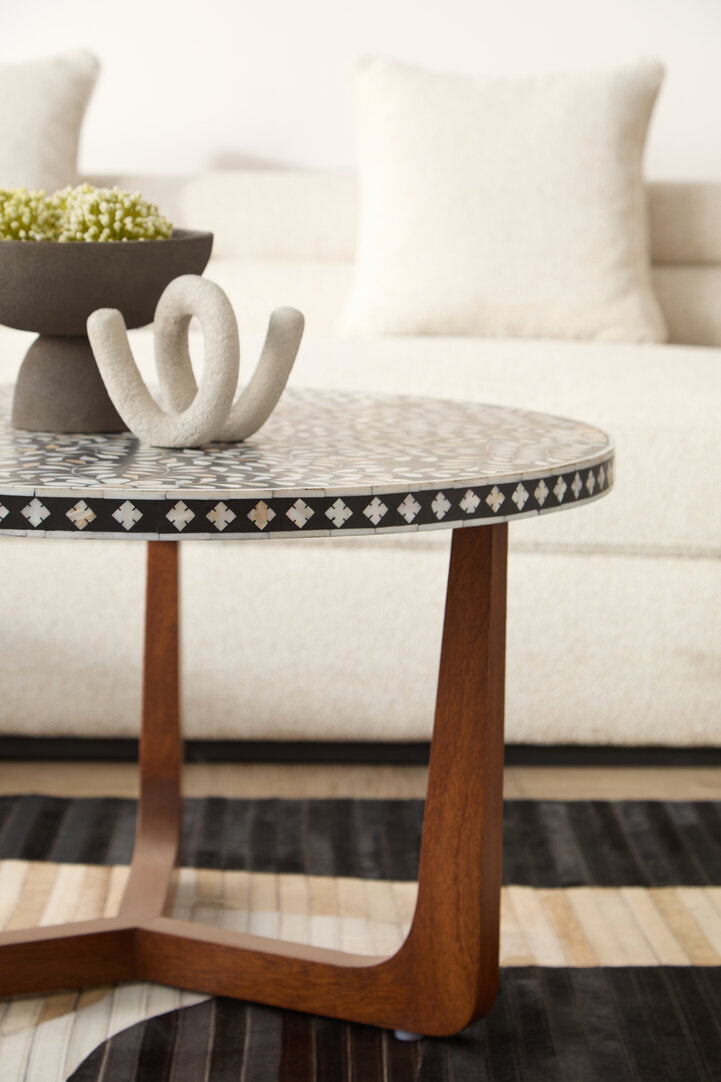 Dunas Small Textured White Loop Sculpture - Lifestyle