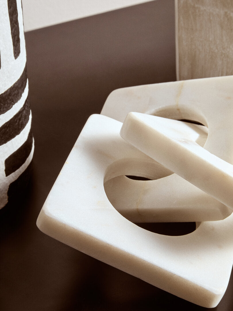 Nason White Marble Three Link Chain - Lifestyle