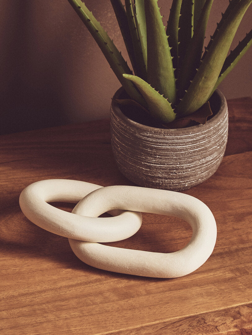 Cato White Wood 2 Link Chain Decor - Lifestyle