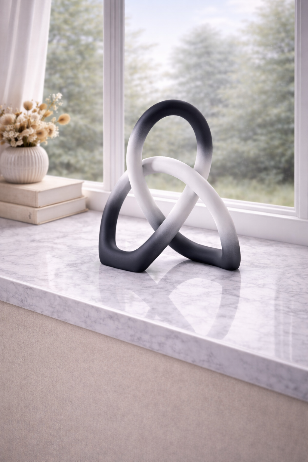 Broc Ombre Black and White Knot Sculpture