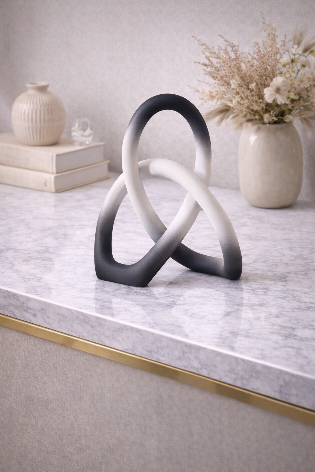 Broc Ombre Black and White Knot Sculpture