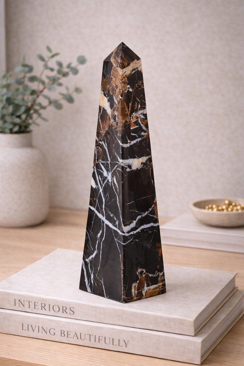 Salmo Large Black Marble Obelisk