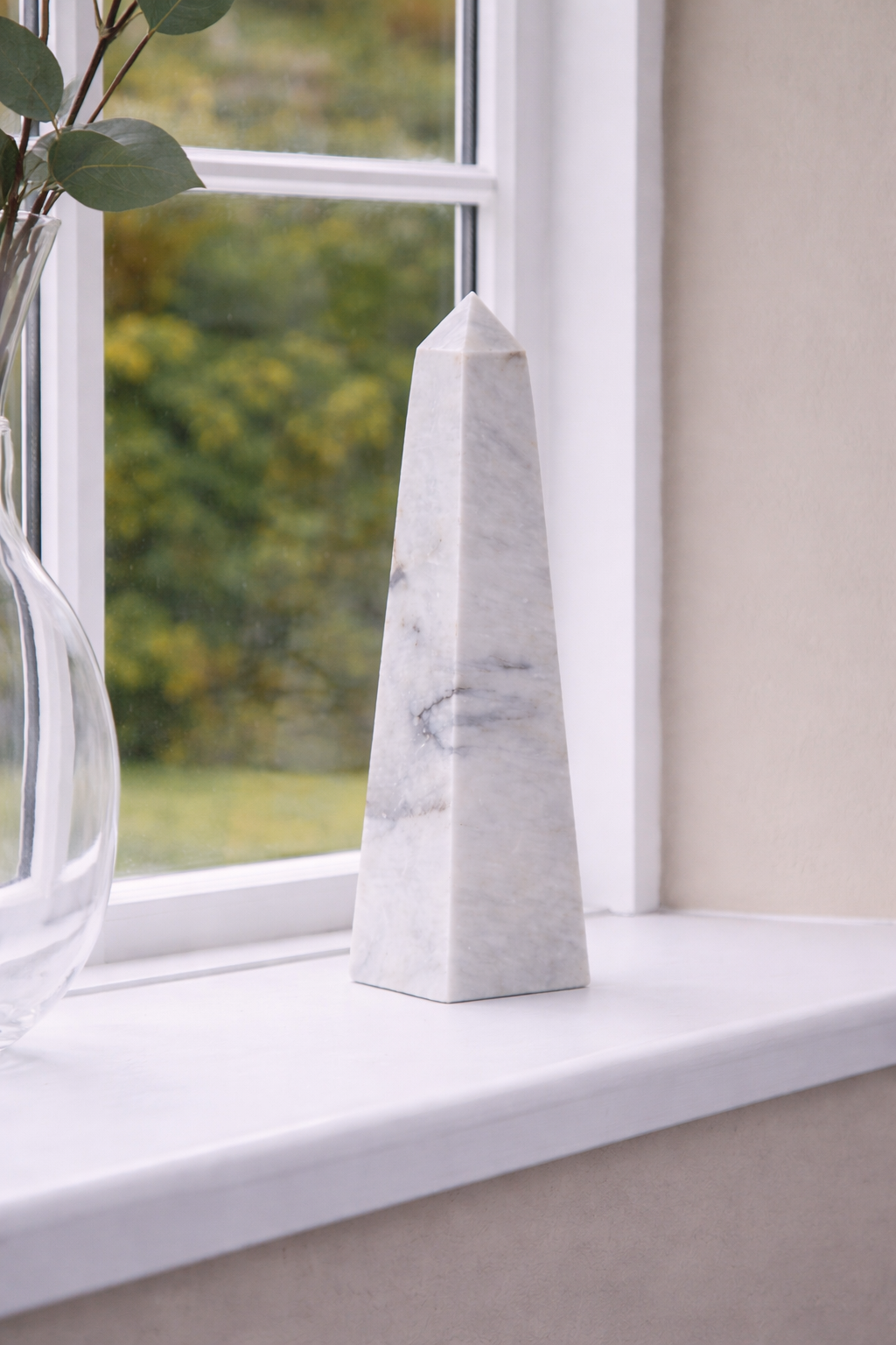 Salmo Large White Marble Obelisk