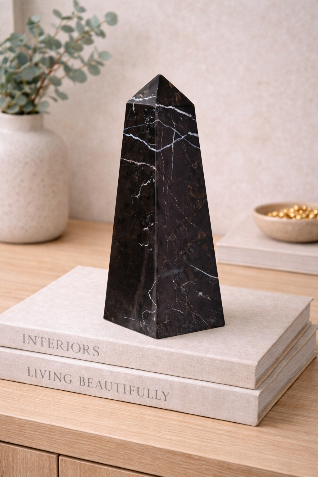 Salmo Small Black Marble Obelisk