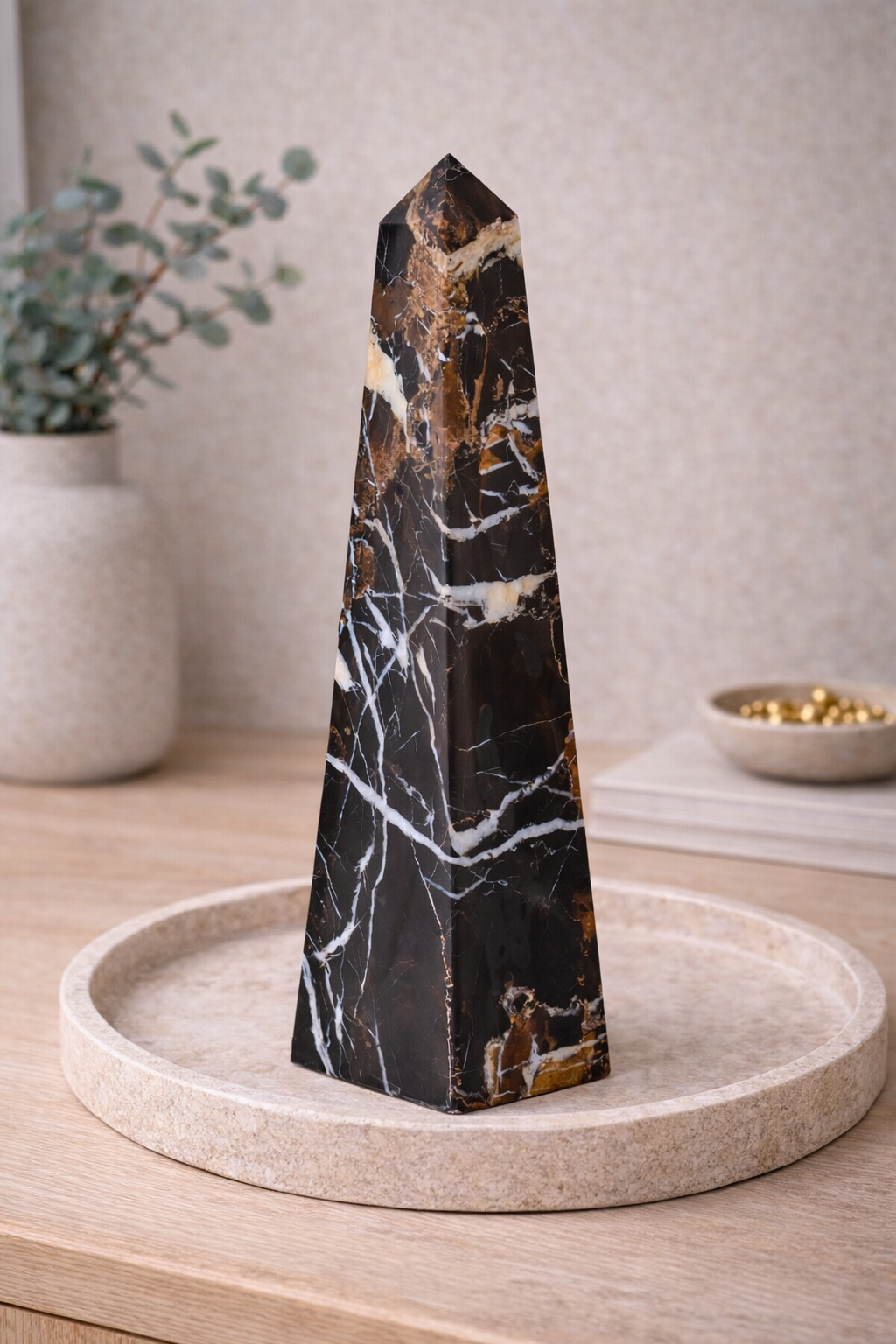 Salmo Large Black Marble Obelisk