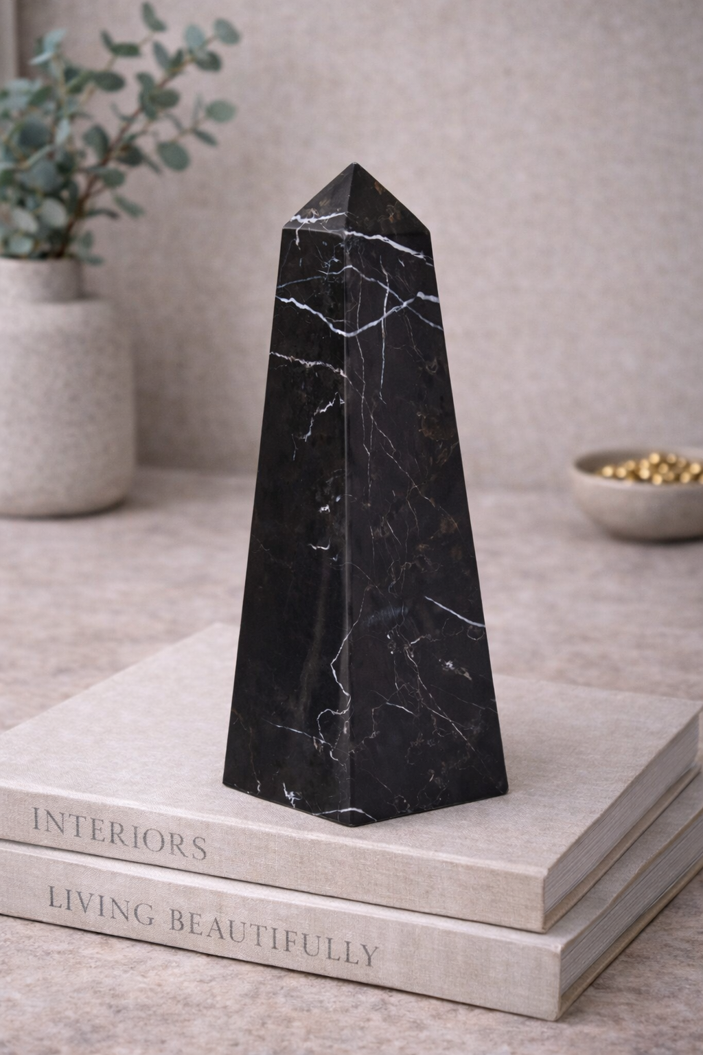 Salmo Small Black Marble Obelisk